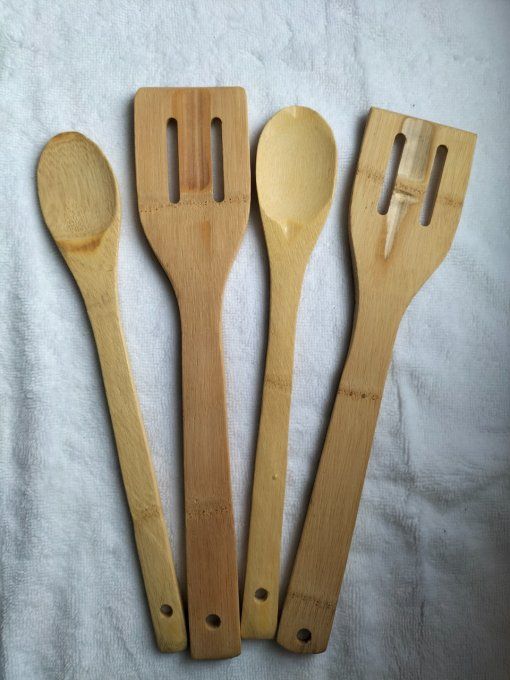 Lot 4 ustensiles en bois