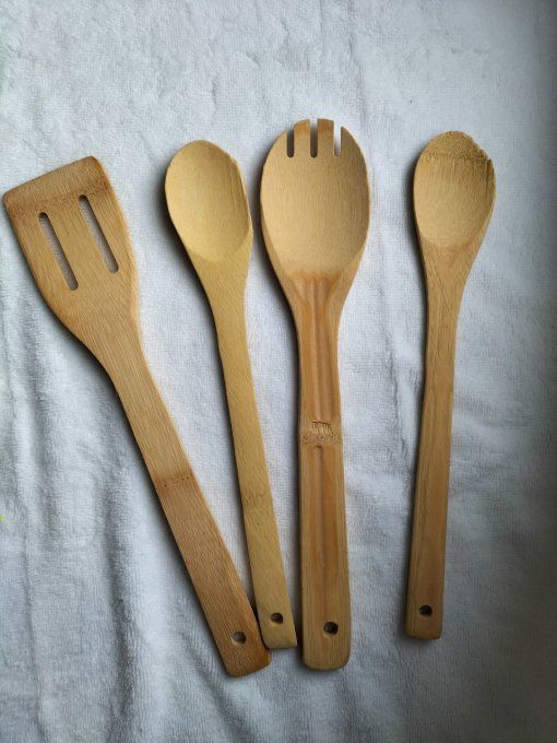 Lot 4 ustensiles en bois