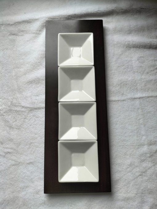 Plateau avec 4 ramequins