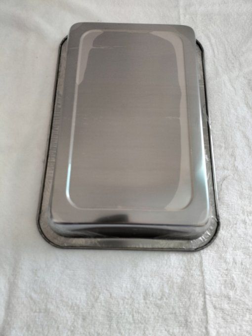 Plat en métal 20,5 cm x 31 cm x 4,5 cm