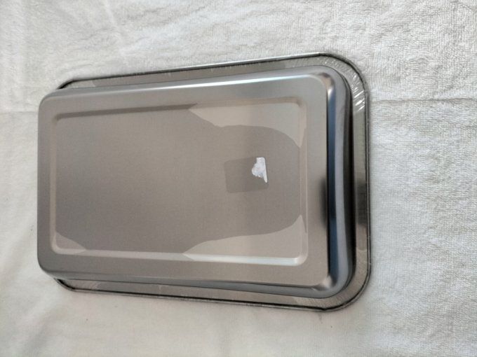 Plat en métal 21,5 cm x 31,5 cm x 5 cm