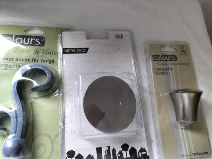 Lot accessoires rideaux, embouts